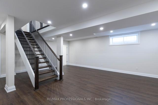 2 Emery Circ, House detached with 4 bedrooms, 4 bathrooms and 4 parking in Toronto ON | Image 25