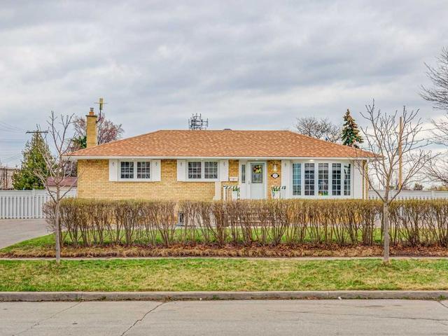 37 Sylla Ave, House detached with 3 bedrooms, 2 bathrooms and 8 parking in Toronto ON | Image 1