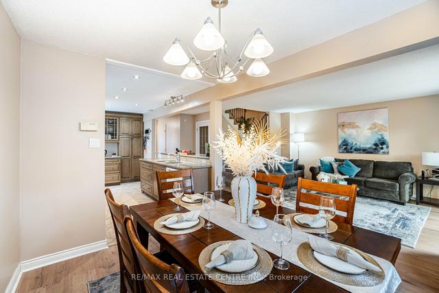 9 Jameson Cres, House detached with 4 bedrooms, 2 bathrooms and 5 parking in Brampton ON | Image 2