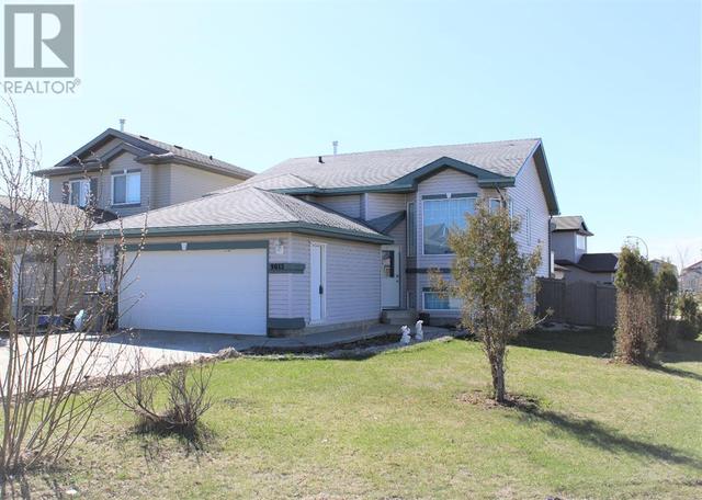 9013 94a Avenue, House detached with 3 bedrooms, 2 bathrooms and 2 parking in Grande Prairie AB | Card Image