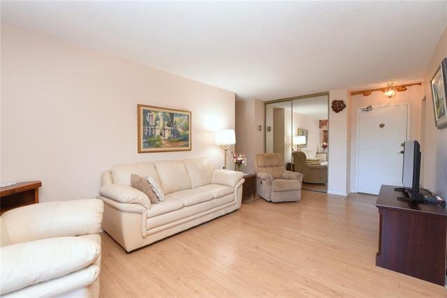 807 - 1966 Main Street W, Condo with 3 bedrooms, 1 bathrooms and null parking in Hamilton ON | Image 4