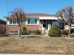 22 Cumberland Dr, House detached with 2 bedrooms, 1 bathrooms and 1 parking in Brampton ON | Image 1