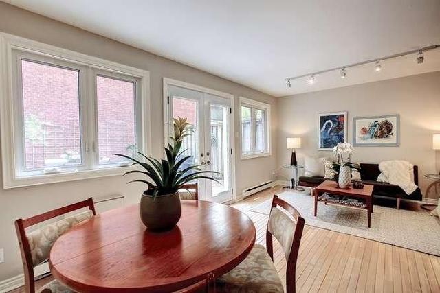 365 Albany Ave, Townhouse with 2 bedrooms, 1 bathrooms and 1 parking in Toronto ON | Image 8