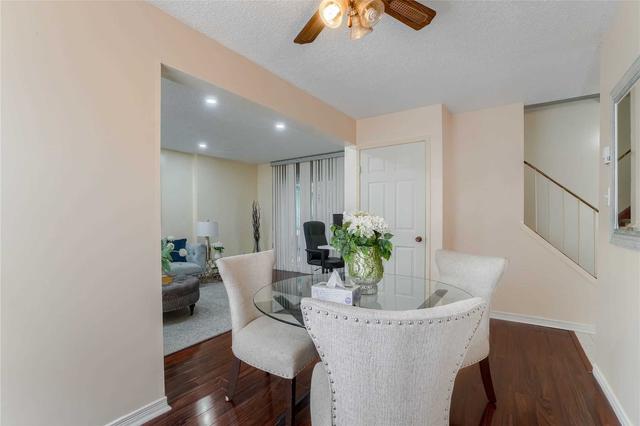 2 Grand River Crt, House detached with 3 bedrooms, 2 bathrooms and 5 parking in Brampton ON | Image 4