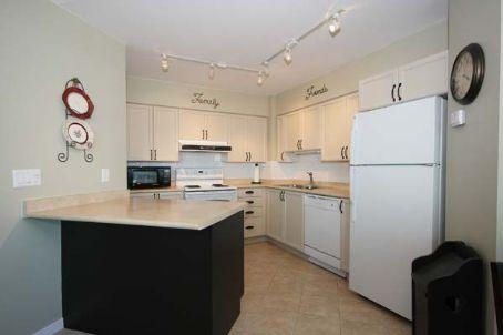 101 - 340 Watson St, Condo with 1 bedrooms, 1 bathrooms and 1 parking in Whitby ON | Image 2