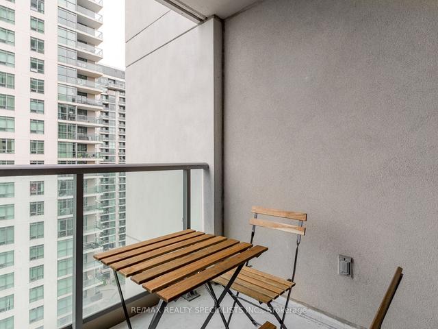 215 Sherway Garden Rd, Condo with 1 bedrooms, 6 bathrooms and 1 parking in Toronto ON | Image 21