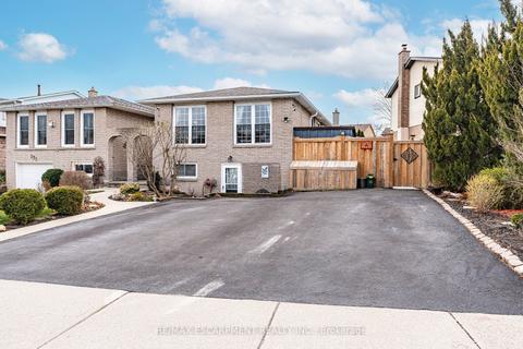 270 Macintosh Dr, Hamilton, ON, L8E3Z7 | Card Image