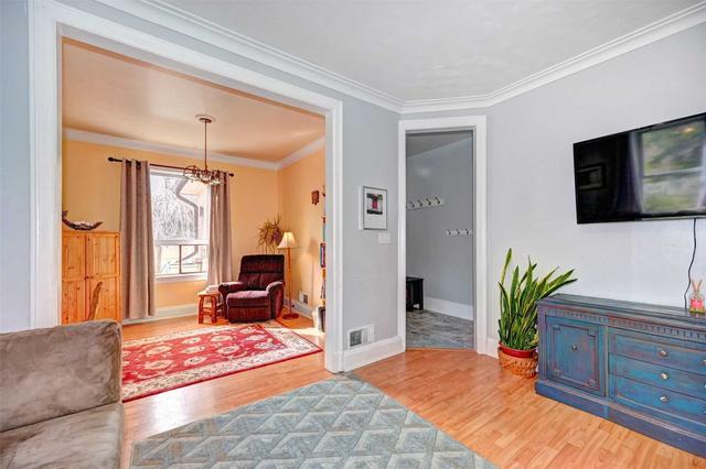57 Tannery St W, House semidetached with 3 bedrooms, 2 bathrooms and 3 parking in Cambridge ON | Image 2