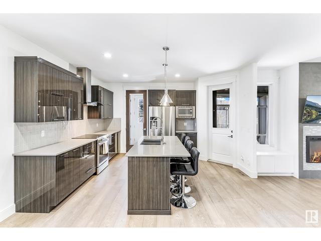 7251 May Rd Nw, House semidetached with 4 bedrooms, 3 bathrooms and 3 parking in Edmonton AB | Image 10
