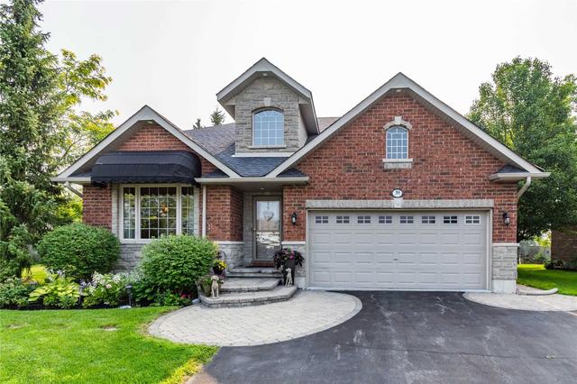 39 Cooke Crt, House detached with 3 bedrooms, 4 bathrooms and 6 parking in Belleville ON | Image 1