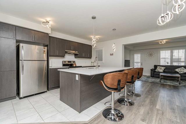 113 Lemieux Crt, House attached with 3 bedrooms, 3 bathrooms and 3 parking in Milton ON | Image 19