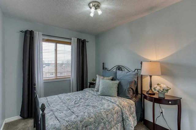 919 Zeller Cres, House attached with 3 bedrooms, 3 bathrooms and 2 parking in Kitchener ON | Image 19