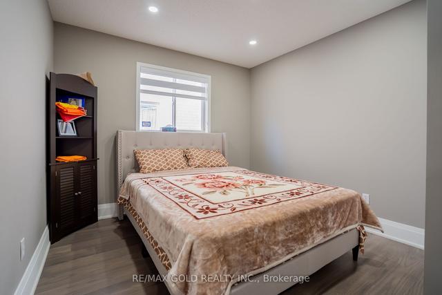 110 Cresthaven Rd, House detached with 3 bedrooms, 4 bathrooms and 6 parking in Brampton ON | Image 8