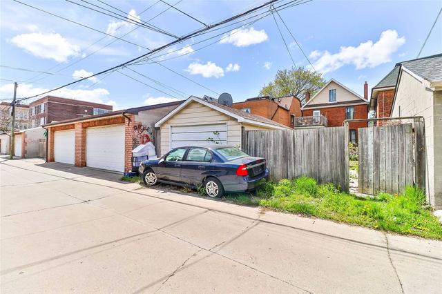 147 Margueretta St, House detached with 4 bedrooms, 3 bathrooms and 3 parking in Toronto ON | Image 7