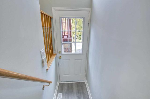99 - 2 Hedge End Rd, Townhouse with 2 bedrooms, 2 bathrooms and 2 parking in Toronto ON | Image 29