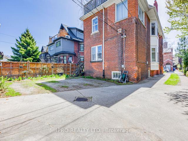 28 Hurndale Ave, House detached with 5 bedrooms, 4 bathrooms and 4 parking in Toronto ON | Image 7