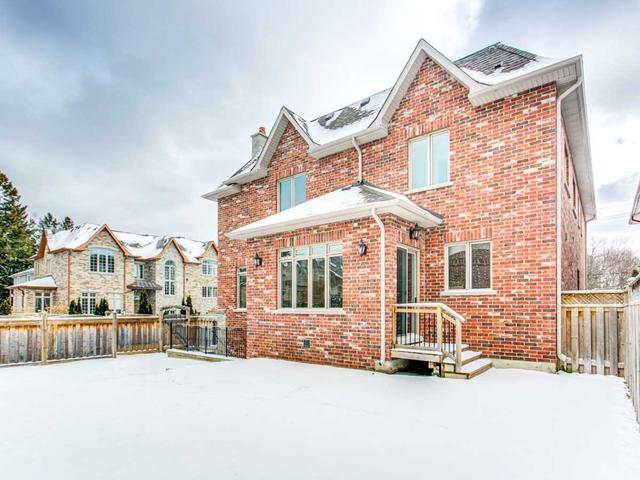 2 Geranium Crt, House detached with 5 bedrooms, 7 bathrooms and 9 parking in Toronto ON | Image 28