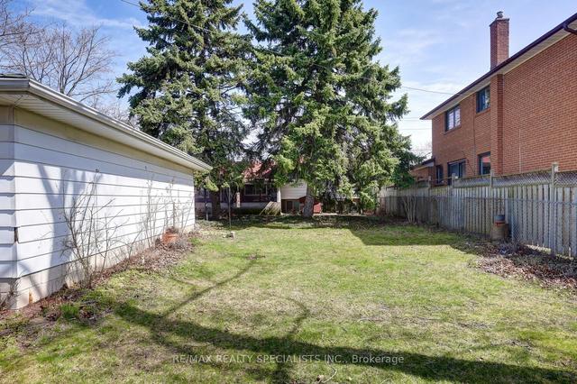 815 Mississauga Valley Blvd, House detached with 3 bedrooms, 2 bathrooms and 7 parking in Mississauga ON | Image 21