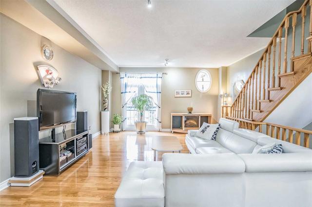 20 Lambrinos Lane, House semidetached with 3 bedrooms, 4 bathrooms and 2 parking in Toronto ON | Image 14