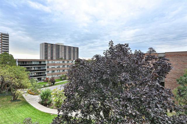 404 - 30 Sunrise Ave, Condo with 4 bedrooms, 2 bathrooms and 1 parking in Toronto ON | Image 35