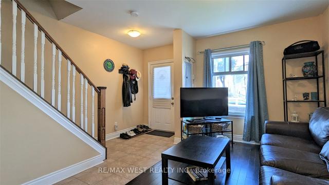 3 Cayuga Ave, House semidetached with 2 bedrooms, 1 bathrooms and 0 parking in Toronto ON | Image 14