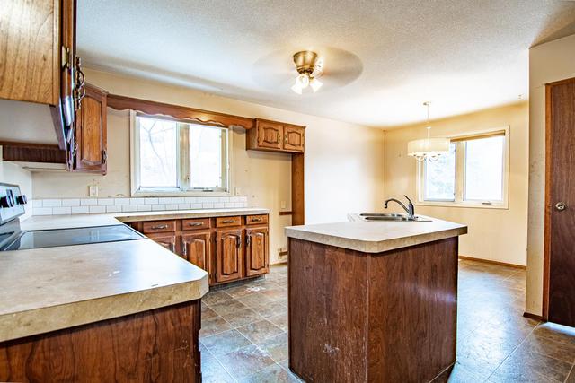 71 Martin Close, House detached with 4 bedrooms, 2 bathrooms and 2 parking in Red Deer County AB | Image 7