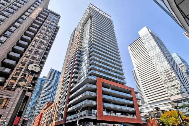 215 - 8 Mercer St, Condo with 1 bedrooms, 2 bathrooms and 0 parking in Toronto ON | Image 1