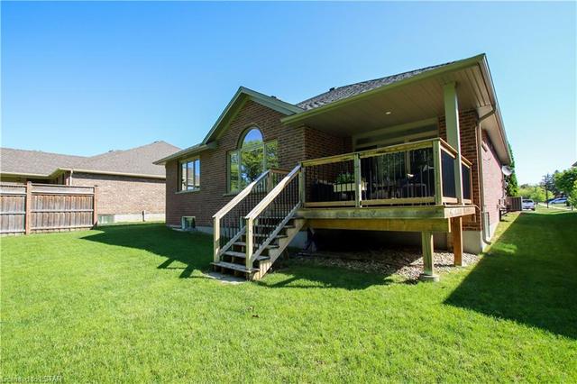 639 Bennett Crescent, House detached with 4 bedrooms, 3 bathrooms and 4 parking in Strathroy Caradoc ON | Image 26