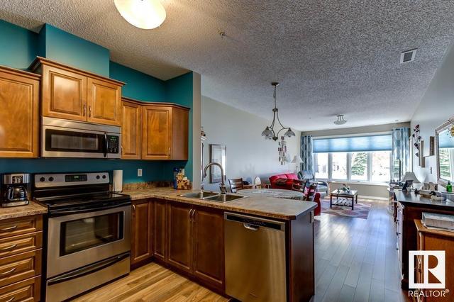 102 - 9820 165 St Nw Nw, Condo with 1 bedrooms, 1 bathrooms and 3 parking in Edmonton AB | Image 2