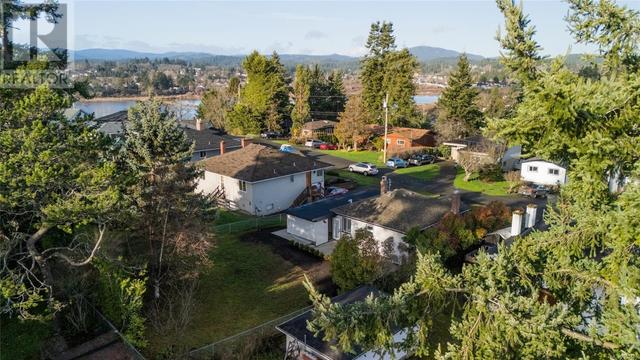 537 Broadway St, House detached with 3 bedrooms, 1 bathrooms and 6 parking in Saanich BC | Image 68