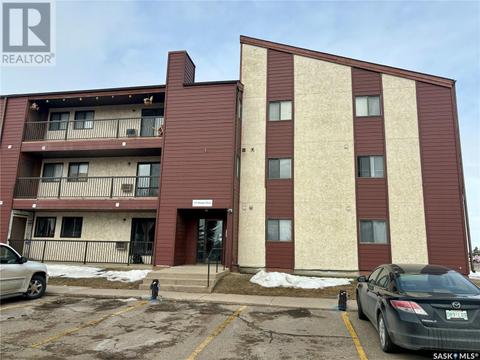 205 - 111 Wedge Road, Condo with 2 bedrooms, 1 bathrooms and null parking in Saskatoon SK | Card Image