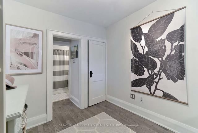 100 Belgravia Ave, House detached with 3 bedrooms, 1 bathrooms and 1 parking in Toronto ON | Image 8