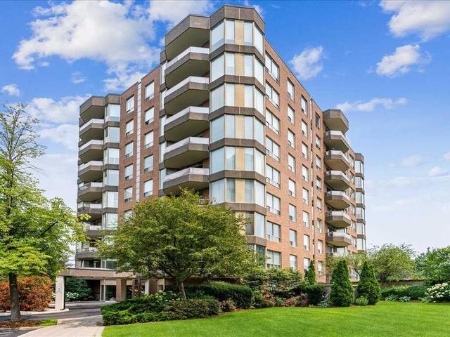 803 - 1903 Pilgrims Way, Condo with 2 bedrooms, 2 bathrooms and 1 parking in Oakville ON | Image 1
