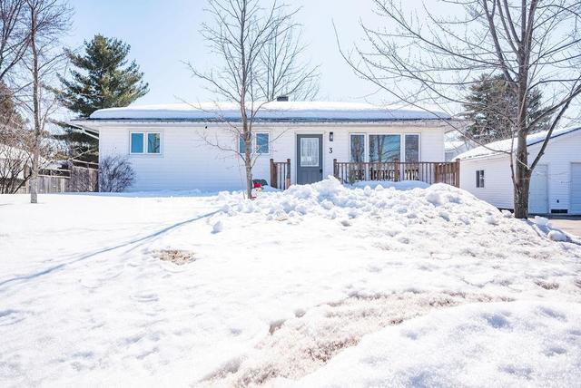 3 James Street, House detached with 3 bedrooms, 2 bathrooms and 6 parking in Petawawa ON | Image 2