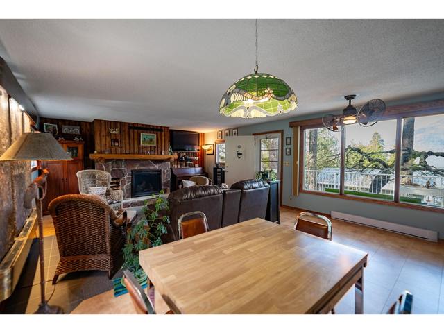 11110 Highway 3a, House detached with 3 bedrooms, 2 bathrooms and null parking in Central Kootenay A BC | Image 28