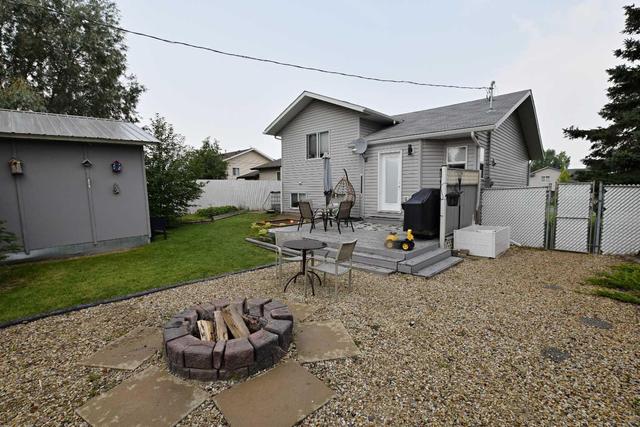 9503 94 Street, House detached with 4 bedrooms, 2 bathrooms and 4 parking in Wembley AB | Image 27