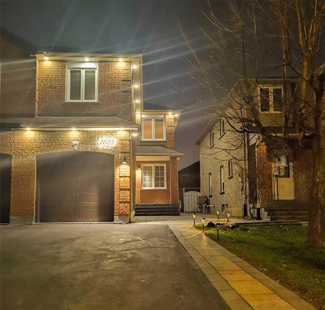 7025 Dunrobin Way, House semidetached with 3 bedrooms, 4 bathrooms and 5 parking in Mississauga ON | Image 33