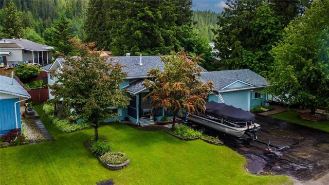 244 Pearkes Drive, House detached with 4 bedrooms, 3 bathrooms and 6 parking in Revelstoke BC | Card Image