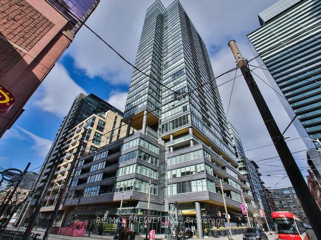 1606 - 8 Charlotte St, Condo with 2 bedrooms, 2 bathrooms and 1 parking in Toronto ON | Image 1