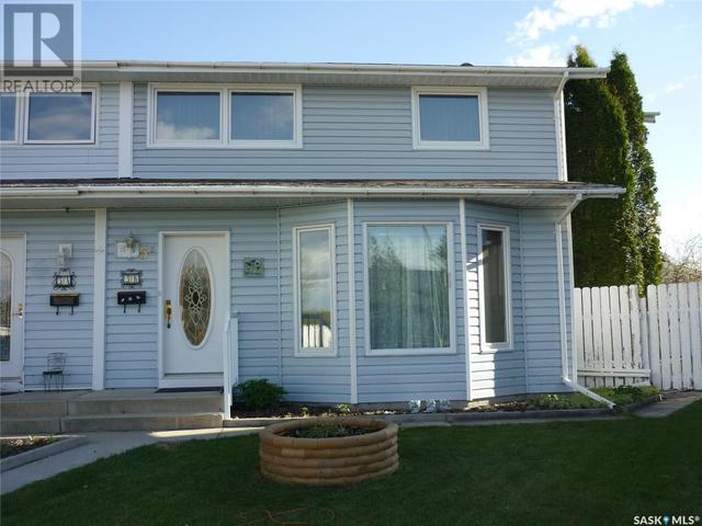 5b Maple Place, House semidetached with 3 bedrooms, 2 bathrooms and null parking in Lanigan SK | Image 35