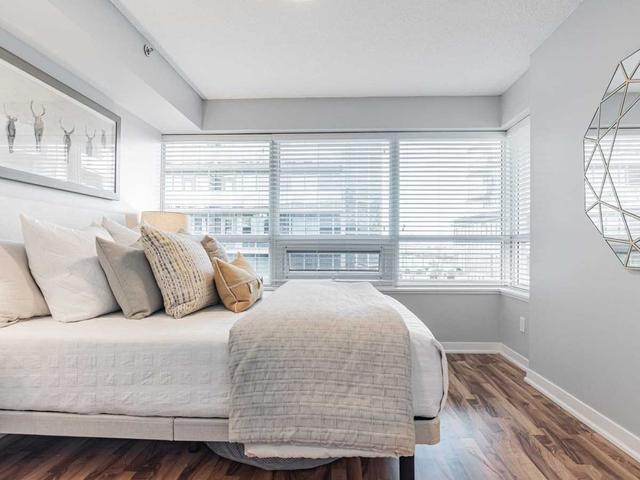 th19 - 57 East Liberty St, Townhouse with 3 bedrooms, 2 bathrooms and 1 parking in Toronto ON | Image 2