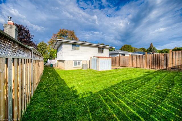39 Pepperwood Crescent, House detached with 3 bedrooms, 2 bathrooms and 3 parking in Kitchener ON | Image 32