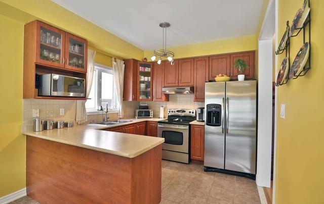 45 Tiana Crt, House detached with 4 bedrooms, 5 bathrooms and 6 parking in Vaughan ON | Image 2
