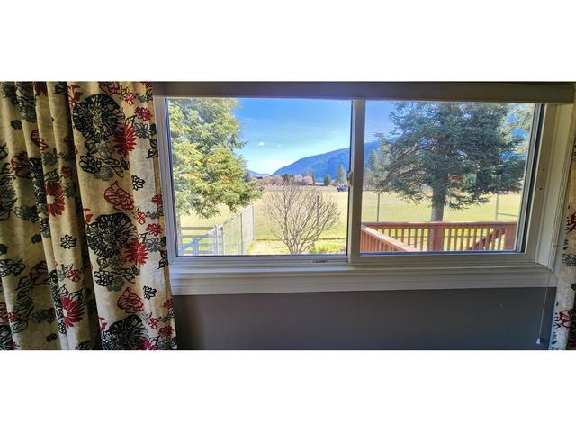 1480 Carson Road, House detached with 3 bedrooms, 3 bathrooms and null parking in Kootenay Boundary D BC | Image 27