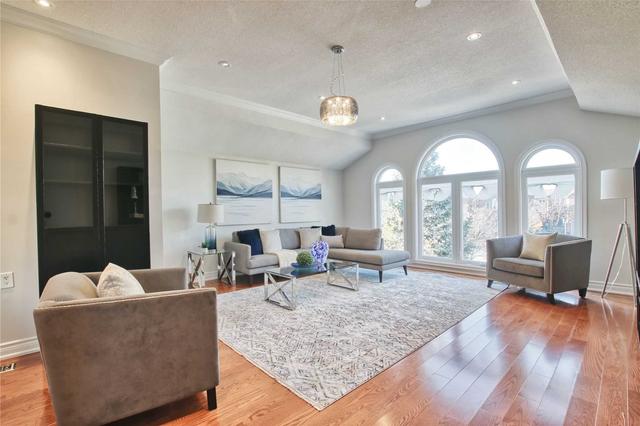 2518 Dinning Crt, House detached with 3 bedrooms, 4 bathrooms and 6 parking in Mississauga ON | Image 4