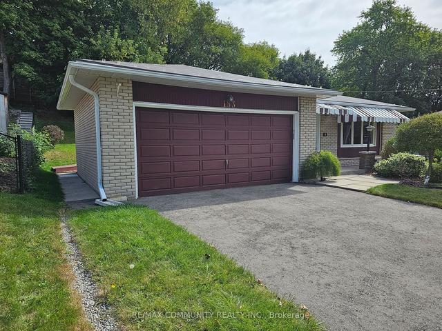 153 Springdale Cres, House detached with 1 bedrooms, 1 bathrooms and 6 parking in Oshawa ON | Image 3