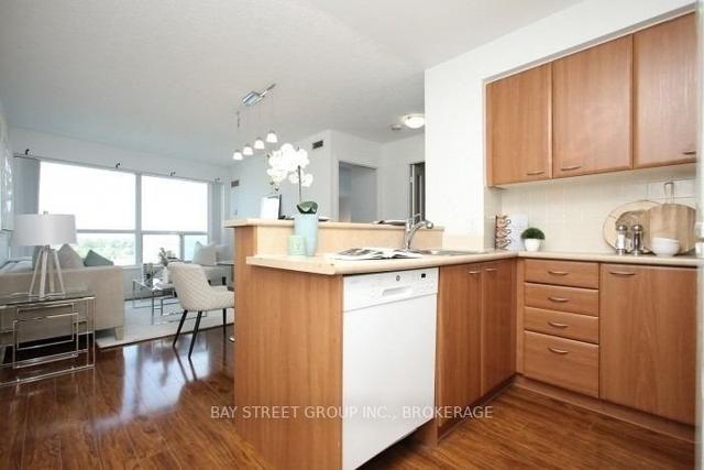 1115 - 36 Lee Centre Dr, Condo with 1 bedrooms, 1 bathrooms and 1 parking in Toronto ON | Image 5
