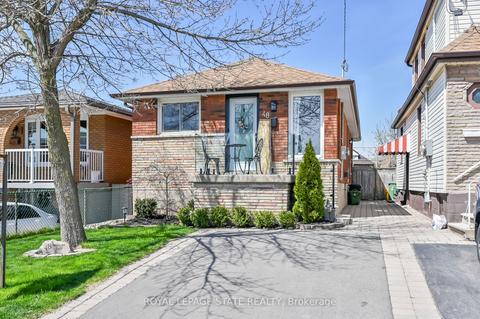 48 Delena Ave S, House detached with 2 bedrooms, 2 bathrooms and 1 parking in Hamilton ON | Card Image