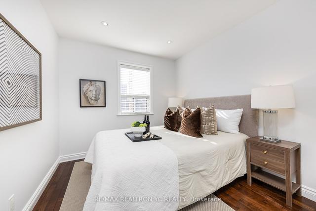 580 Northcliffe Blvd, House detached with 2 bedrooms, 2 bathrooms and 1 parking in Toronto ON | Image 3