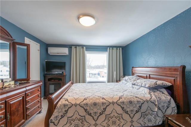 2114 Tollgate Road W, Townhouse with 2 bedrooms, 1 bathrooms and 3 parking in Cornwall ON | Image 18